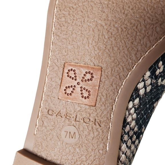 Caslon Snake Print Slip-on Closed Toe Flats Sz 7M - Picture 7 of 8